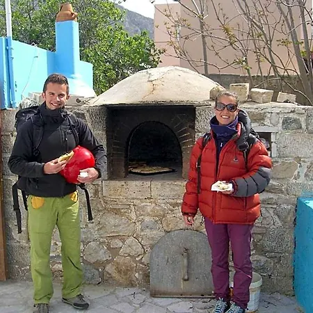By Climbing House Hotel Vathis