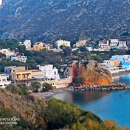 Hotel By Climbing House Vathis