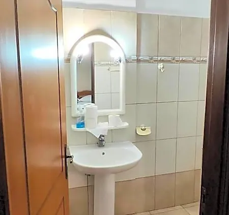 By Climbing House 3* Vathis