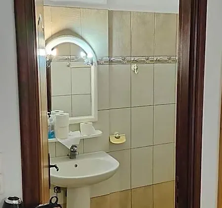By Climbing House 3* Vathis