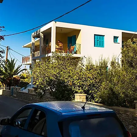 By Climbing House Hotel